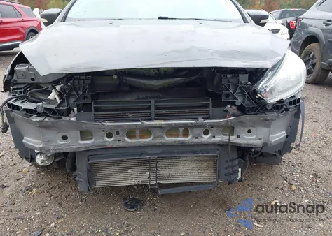 2016 Ford Focus Se z USA, uszkodzony, nr VIN 1FADP3F23GL354178